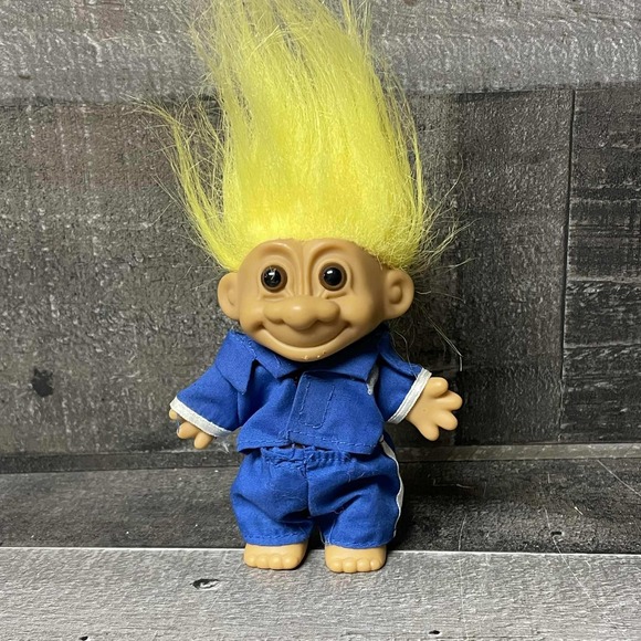 Vintage Russ Troll Doll Yellow Hair Blue Tracksuit Outfit Toy Figurine - Picture 1 of 6